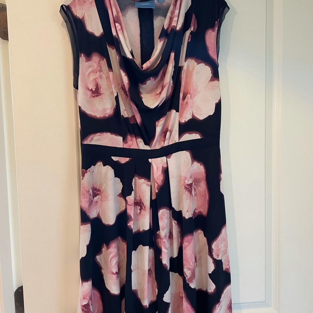 Size medium Simply Vera Wang floral dress